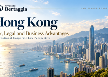 Hong Kong harbour skyline with the Avvocato Bertaggia logo and the heading “Benefits of Hong Kong”.